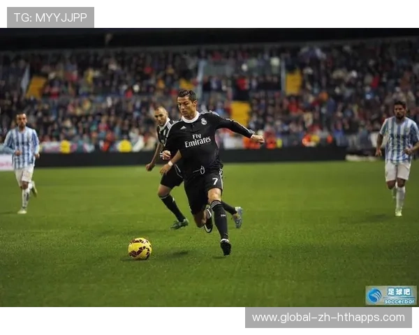 球员被设定每日传球成功率目标,数据面板呈现进步曲线 球员被设定每日传球成功率目标,数据面板呈现进步曲线