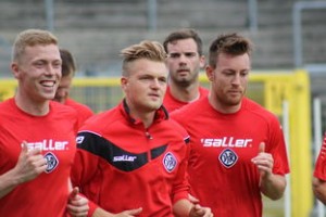 华体会在线登陆-教练强调战术纪律，球队防守效率提升，球员布置战术