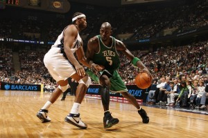 华体会官方登录入口-太阳主帅称满意布克表现，球队进入状态——再创辉煌的关键时刻